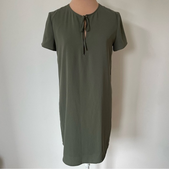Theory Antazie Tie Front Shift Drapey Crepe Dark Military Green Tee Dress Size 0 - Picture 4 of 12